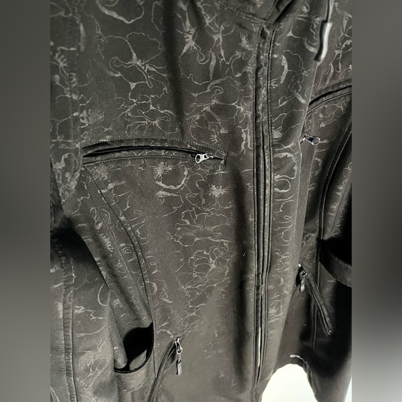 VGUC 2X Addition Elle’s Chillax Black Floral Raincoat - Picture 3 of 10